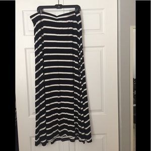 Black and white long skirt